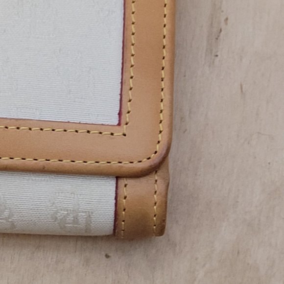 Dooney & Bourke Signature Monogram Tri Fold Wallet Cream Canvas Tan Leather Trim - Picture 4 of 14
